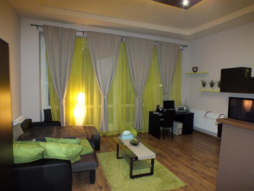 Standard Apartment By Hi5 - Feherhajo Будапеща Стая снимка
