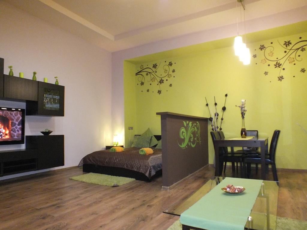 Standard Apartment By Hi5 - Feherhajo Будапеща Стая снимка